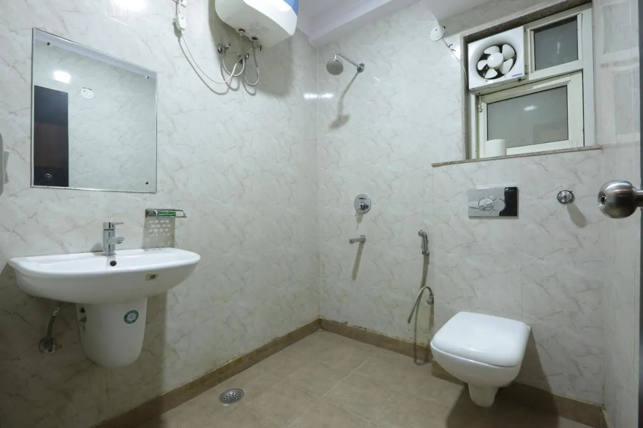 Hotel Ark Wood At Airport Nuova Delhi