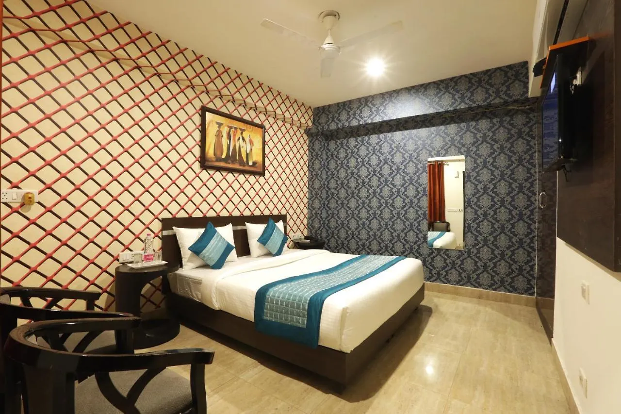 Hotel Ark Wood At Airport Nuova Delhi