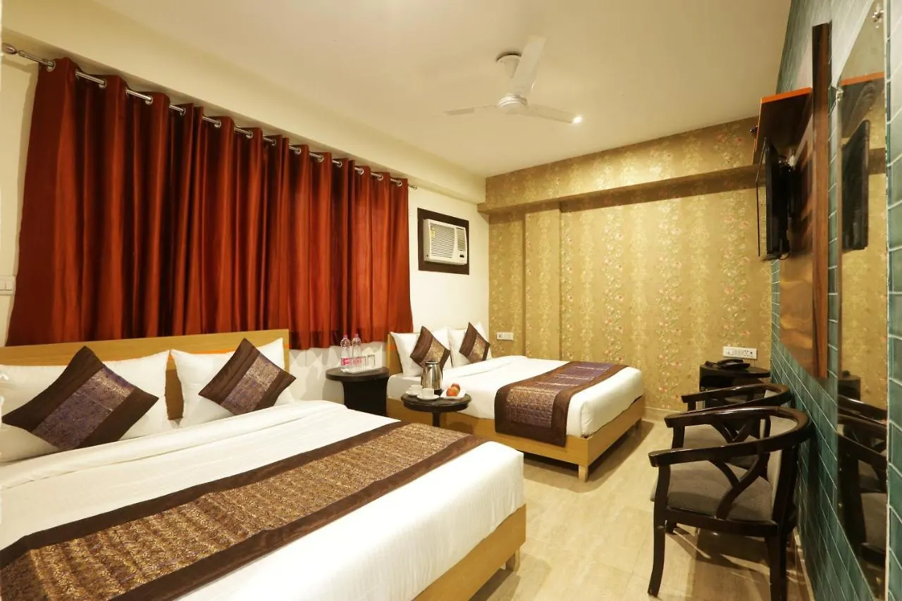 ***  Hotel Ark Wood At Airport Nuova Delhi India