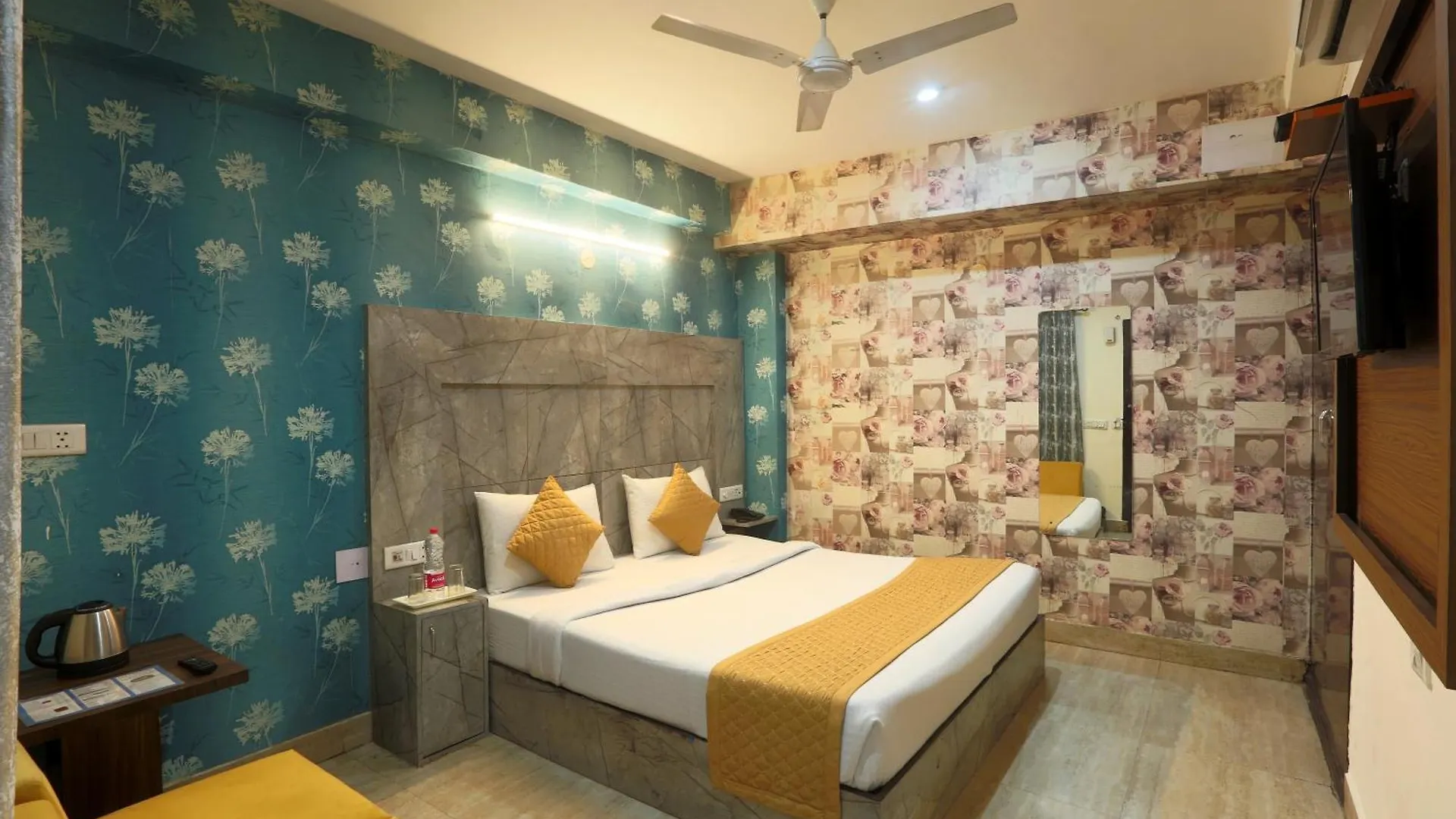Hotel Ark Wood At Airport Nuova Delhi India