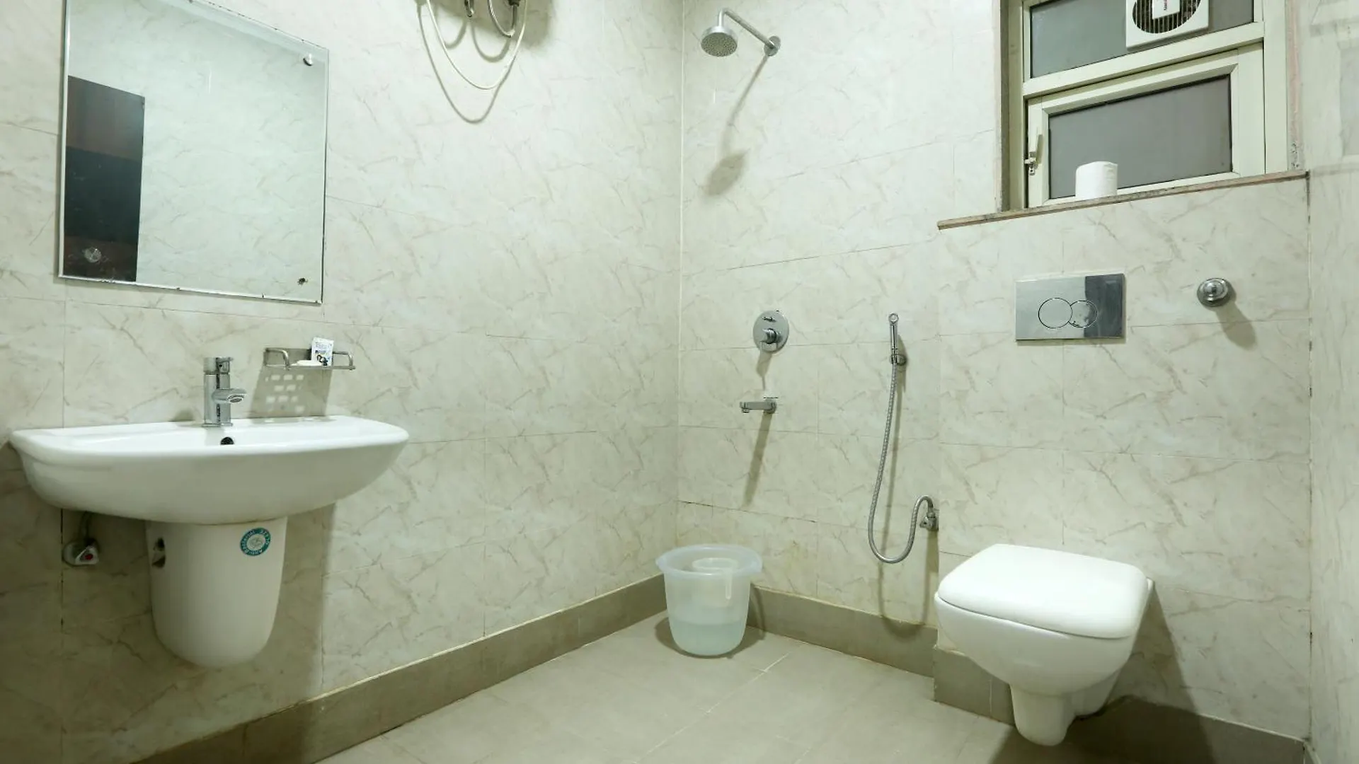 Hotel Ark Wood At Airport Nuova Delhi