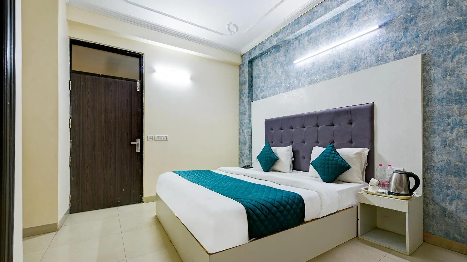 Hotel Ark Wood At Airport Nuova Delhi 3*,  India