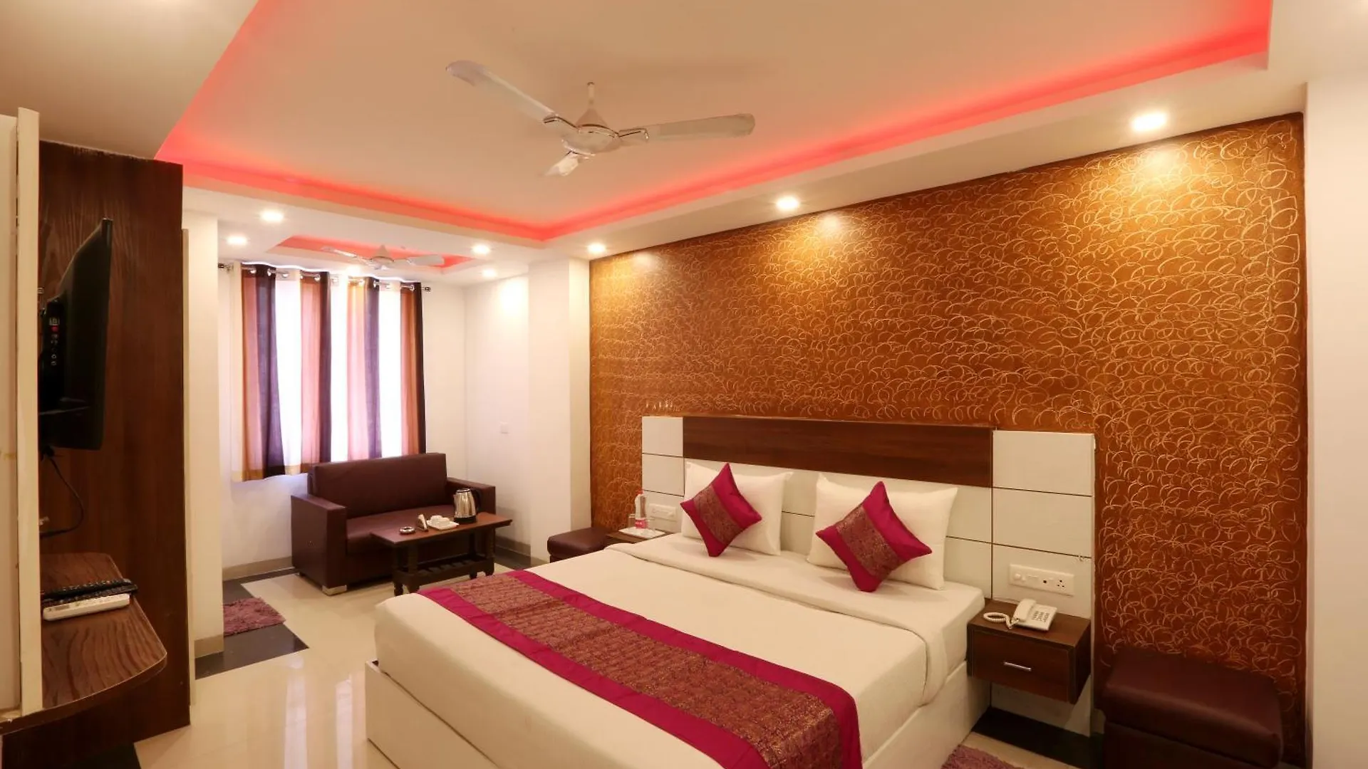 Hotel Ark Wood At Airport Nuova Delhi