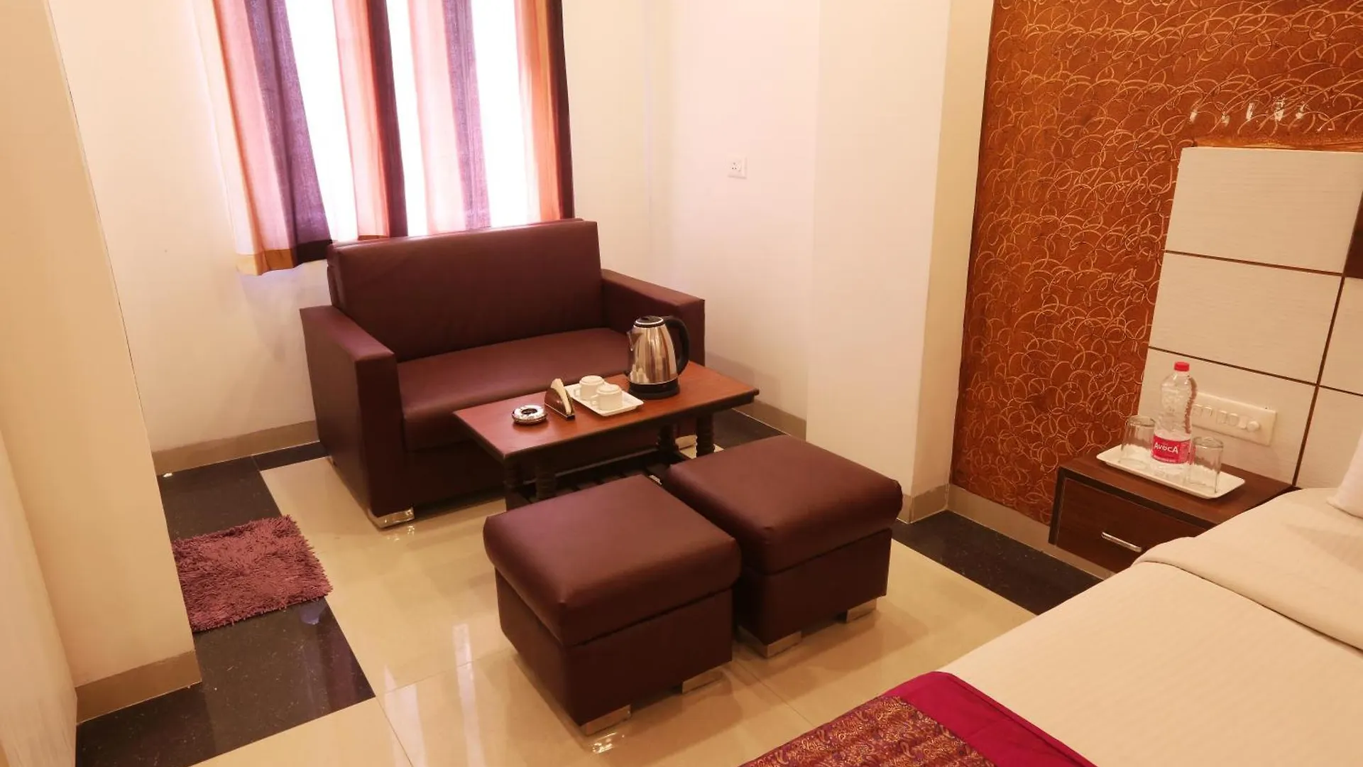Hotel Ark Wood At Airport Nuova Delhi