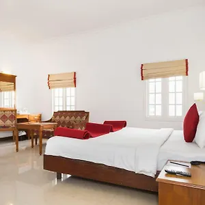 The Avenue Center 3*, Kochi India
