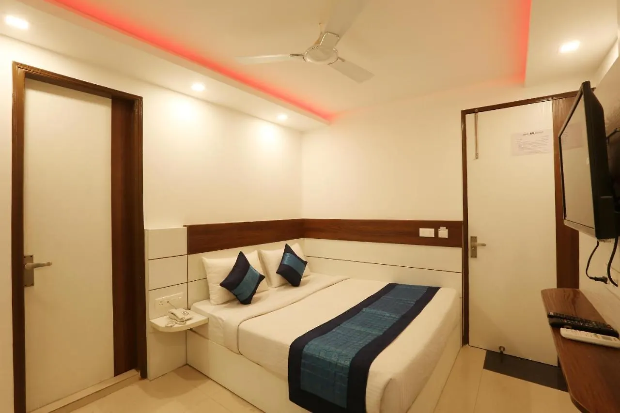 Hotel Ark Wood At Airport New Delhi