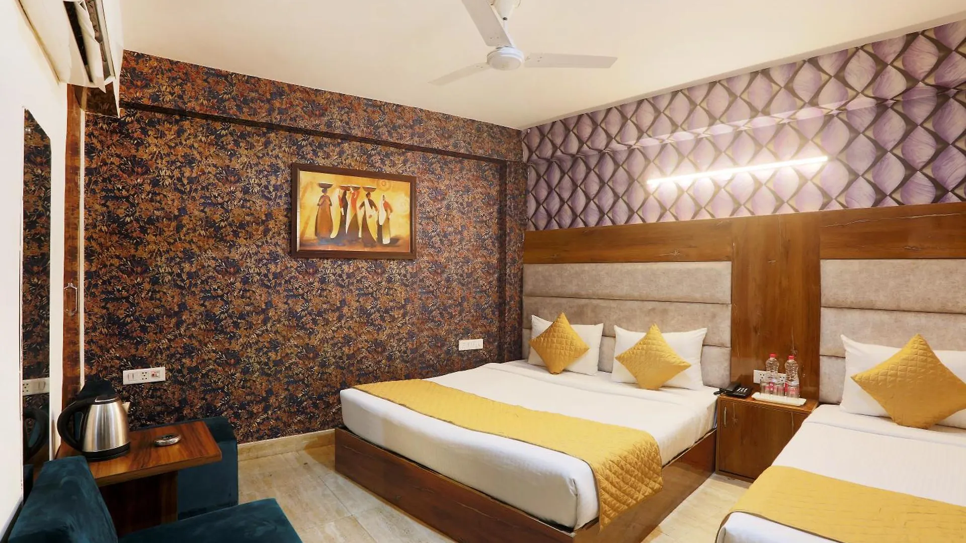 Hotel Ark Wood At Airport New Delhi