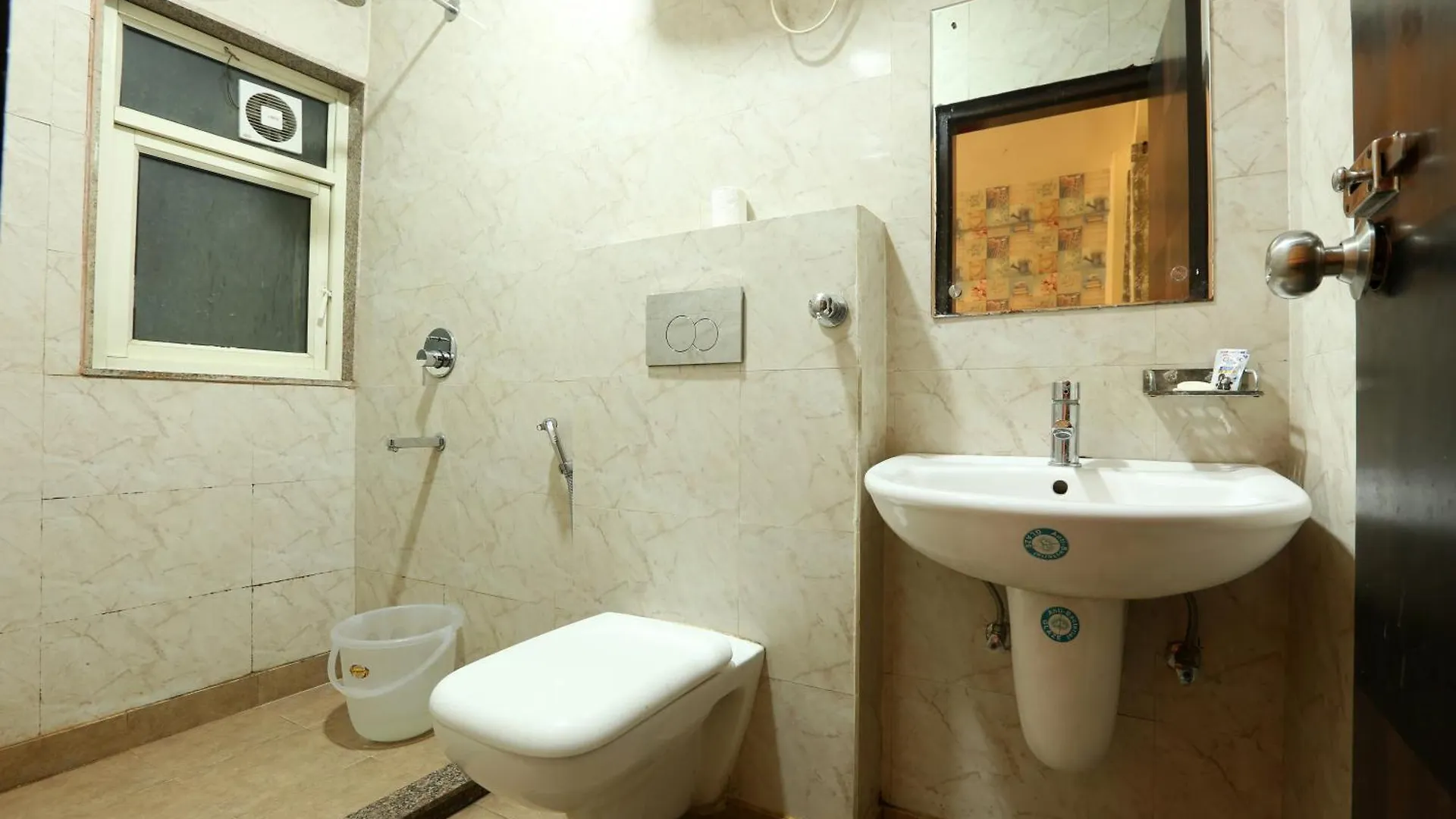 Hotel Ark Wood At Airport New Delhi 3*,