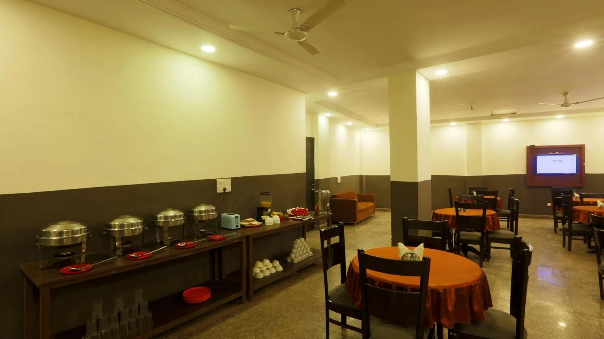 Hotel Ark Wood At Airport New Delhi