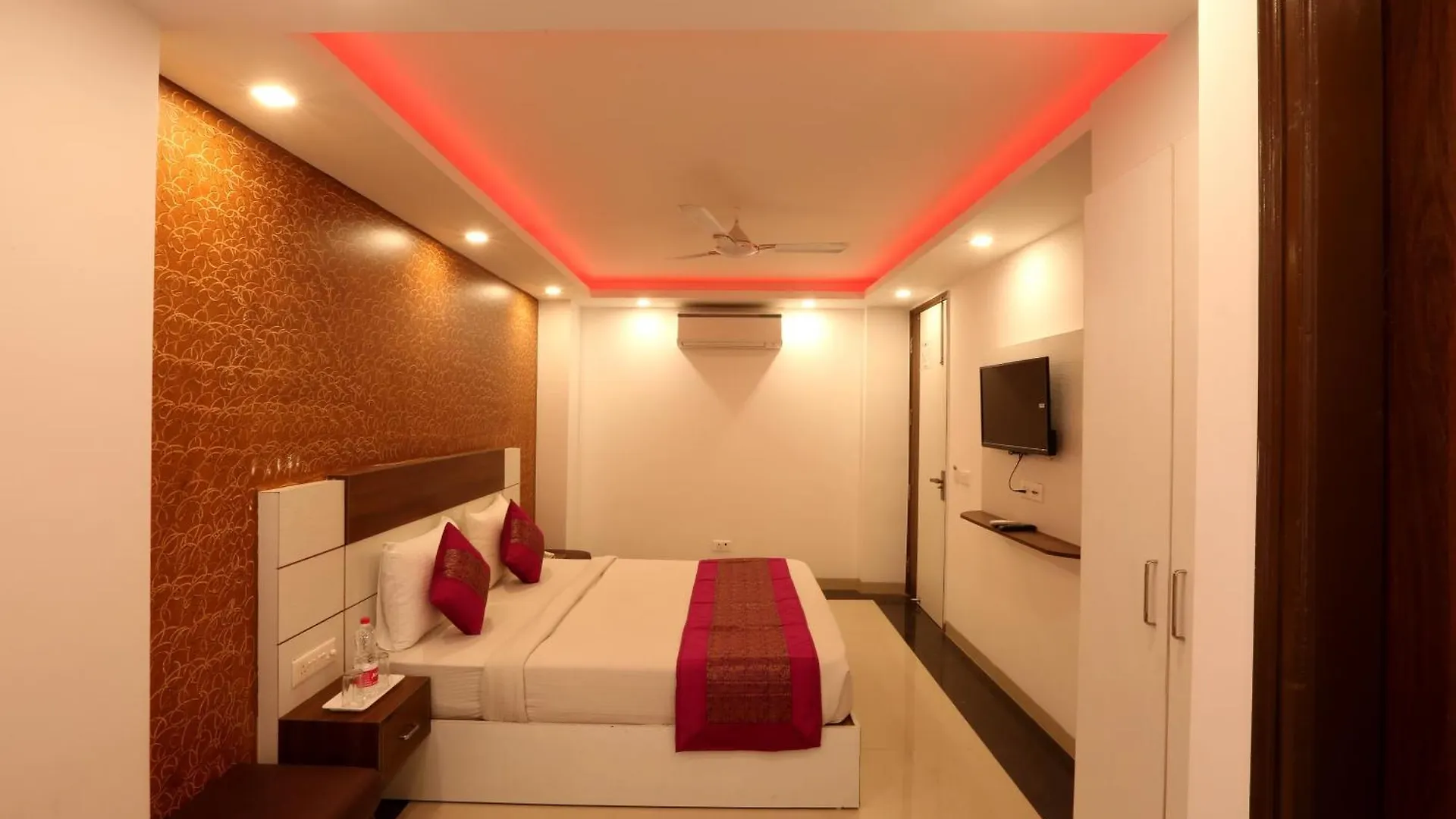 Hotel Ark Wood At Airport New Delhi 3*,  India
