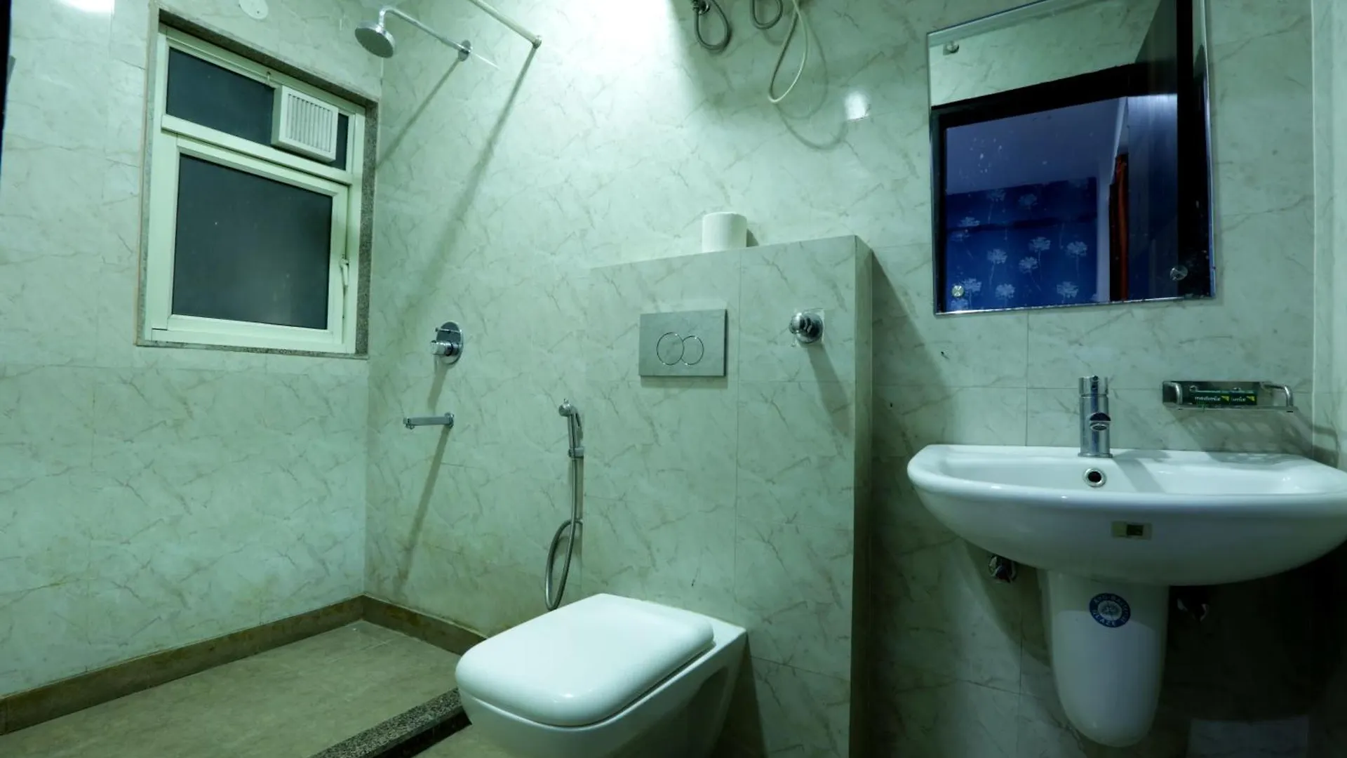 Hotel Ark Wood At Airport New Delhi
